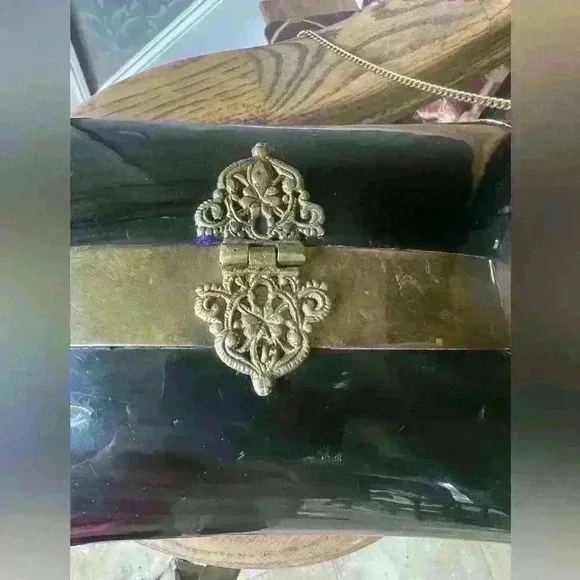 Vintage clutch gold and black purple velvet interior. Rare. Chain handle 18” - Picture 10 of 14